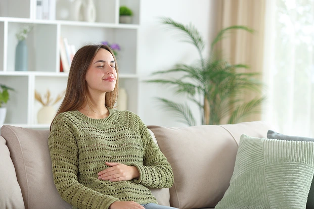 Ecografo durante ecocolordoppler cardiaco